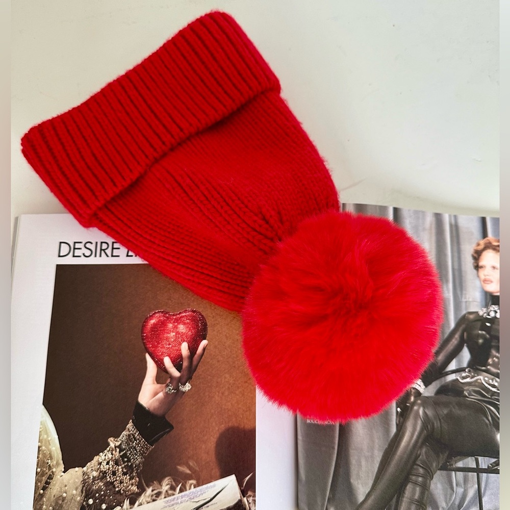 NWT Norla Alpaca Blend Red Knit Toque with Large Fur Pompom
